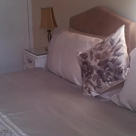 Bed and Breakfast Elm Grove 2*
