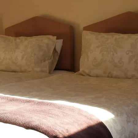 Elm Grove Bed and Breakfast 2*